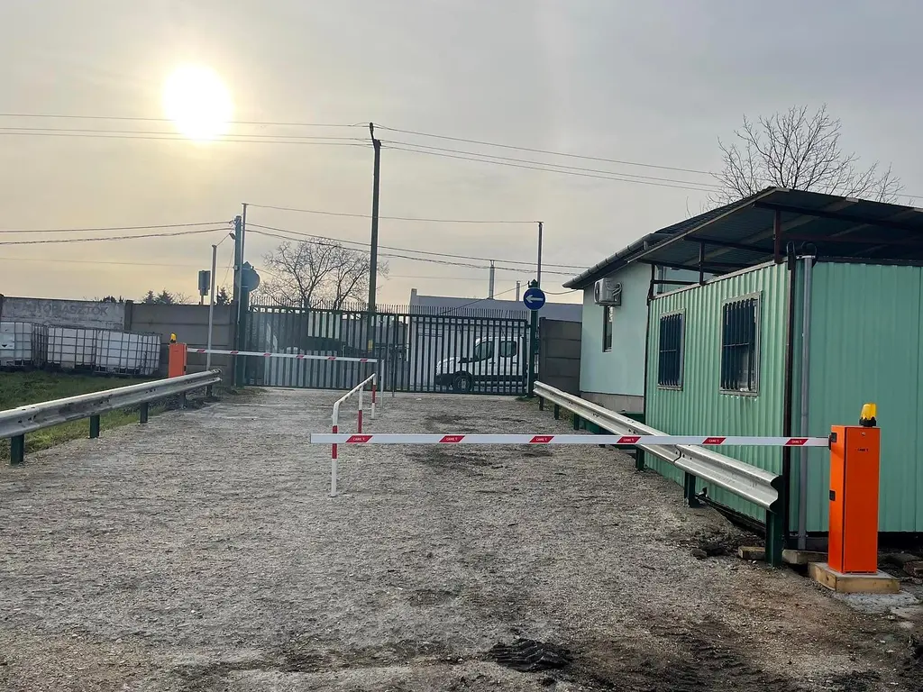 Újabb fejlesztés a Zsarnai piacon