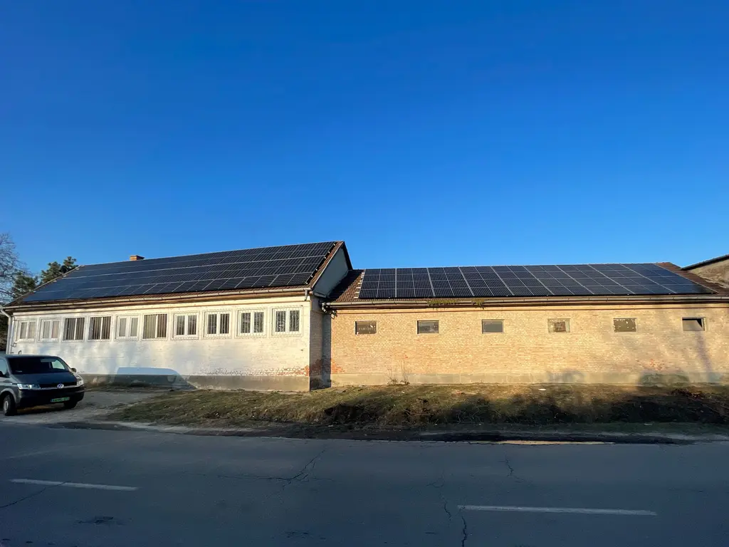 Napelemek a Miskolci Állategészségügyi Telepen 