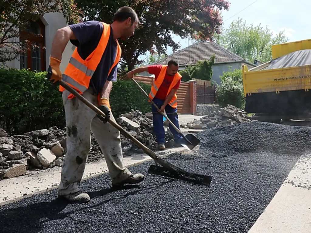 közterület-bontási és hibaelhárítási munkálat