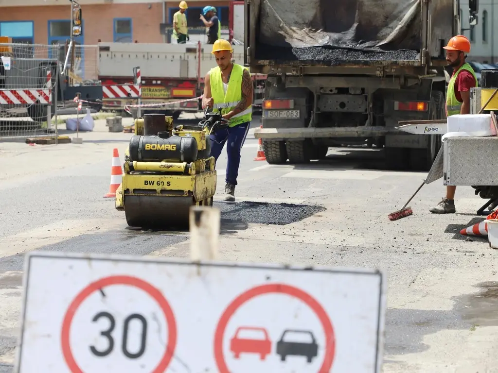 közterület-bontási és hibaelhárítási munkálat