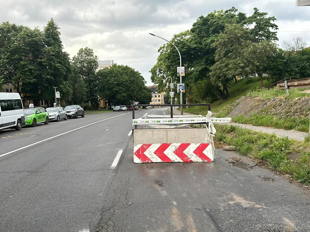 közterület-bontási és hibaelhárítási munkálat