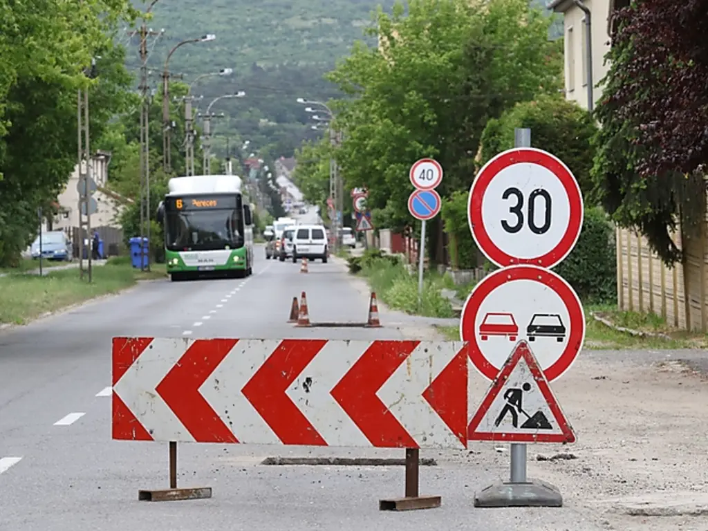 közterület-bontási és hibaelhárítási munkálatok