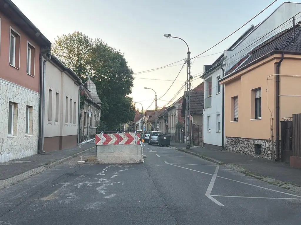 közterület-bontási és hibaelhárítási munkálatok