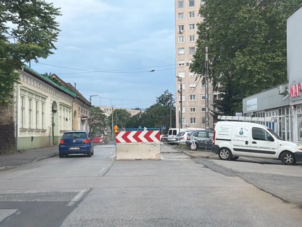 közterület-bontási és hibaelhárítási munkálatok