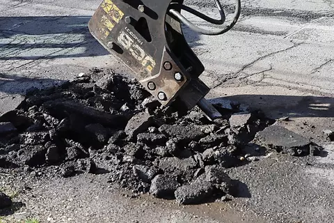 közterület-bontási és hibaelhárítási munkálatok Fotó: Mocsári László