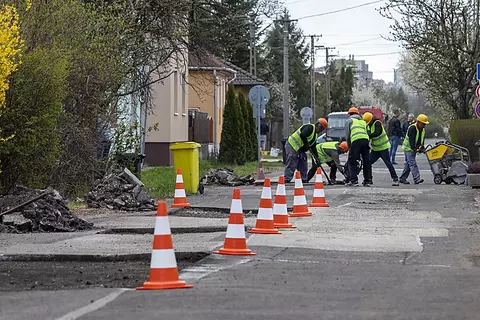 közterület-bontási és hibaelhárítási munkálat