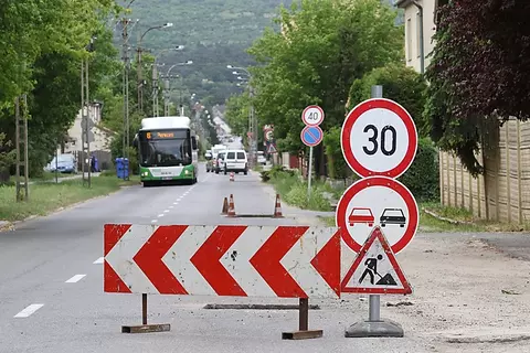közterület-bontási és hibaelhárítási munkálat