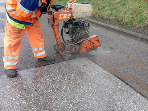 közterület-bontási és hibaelhárítási munkálatok