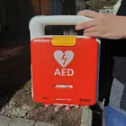 Defibrillátorokat helyeztek el a Miskolc Holding és tagvállalatainál