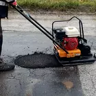 Téli kátyúzás az új hidegaszfalttal